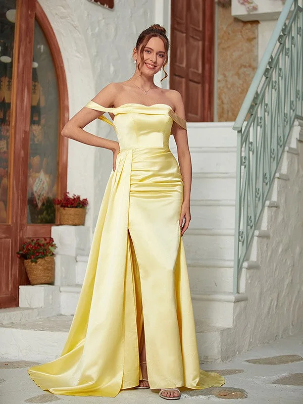 Sleeveless Dress In OrganzaSheath/Column Satin Ruched Off-the-Shoulder Sleeveless Sweep/Brush Train Dresses